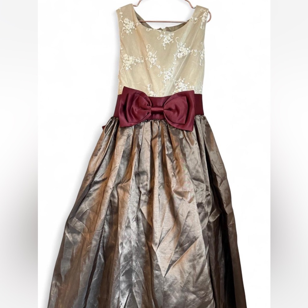 Dorissa‎ Elegant Holiday Girls Size 7 Burgundy Cream Gold and Brown Bow Dress